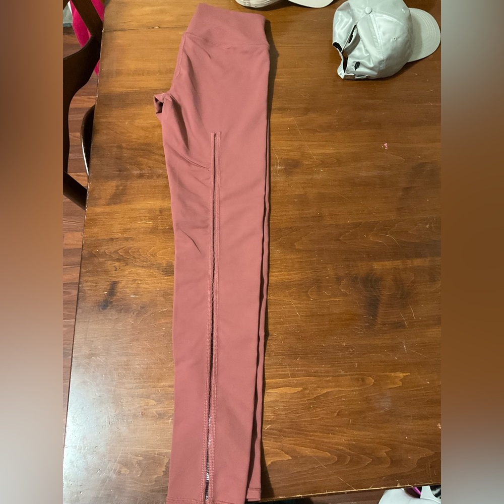ALO Yoga Leggings. Rose pink